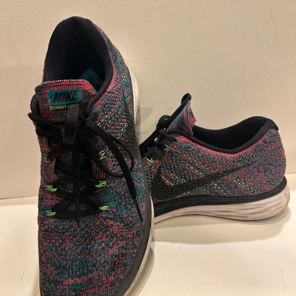 Men’s Nike Flyknit Shoes in Multicolor